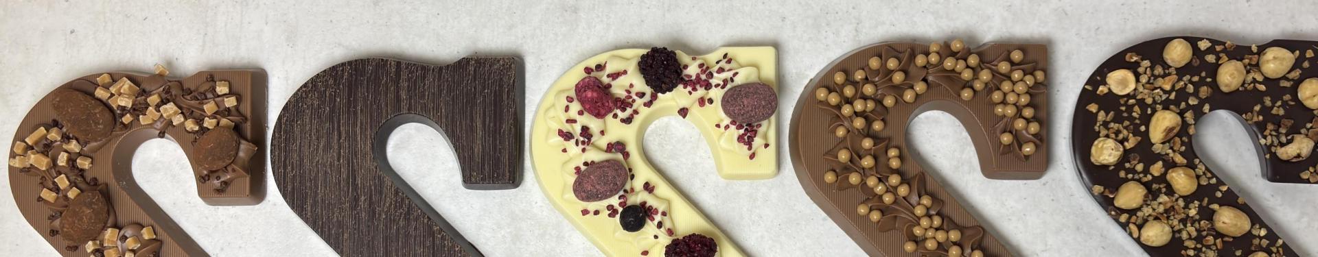 Vier Sinterklaas met ambachtelijke chocolade